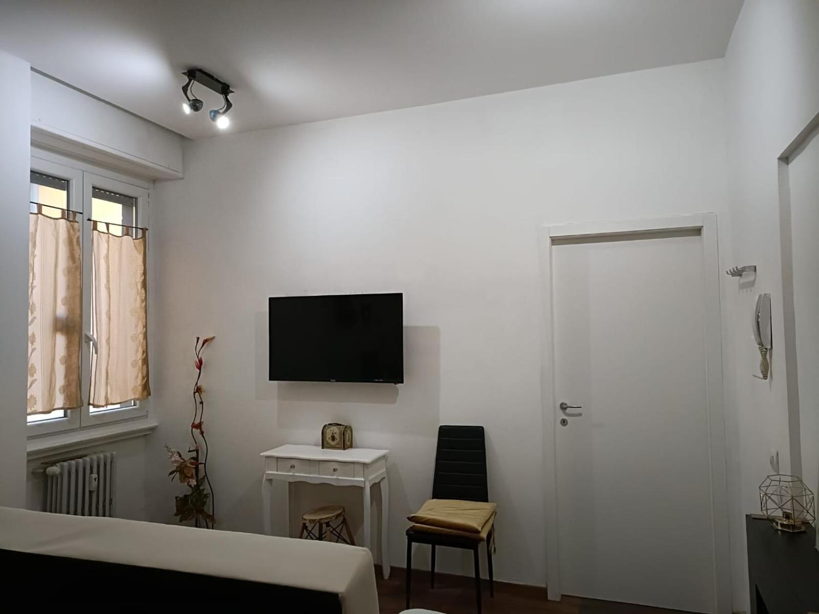 Lovely Apartment Piatti Duomo Milán Exterior foto